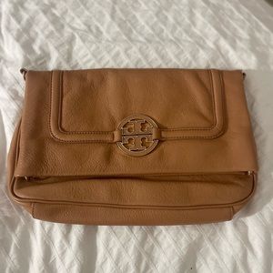 Tan Tory Burch Large Cluth